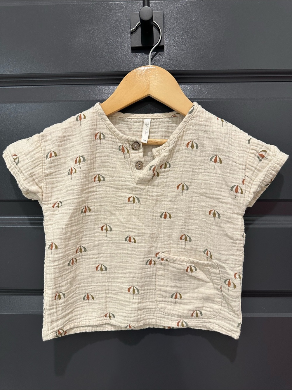 Rylee + Cru Woven Henley Tee | Umbrellas